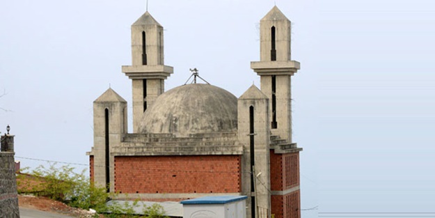Kiliseye benzetilen cami hakkında karar alındı