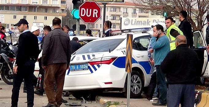 Kilis’te feci kaza: 2’si polis 4 yaralı
