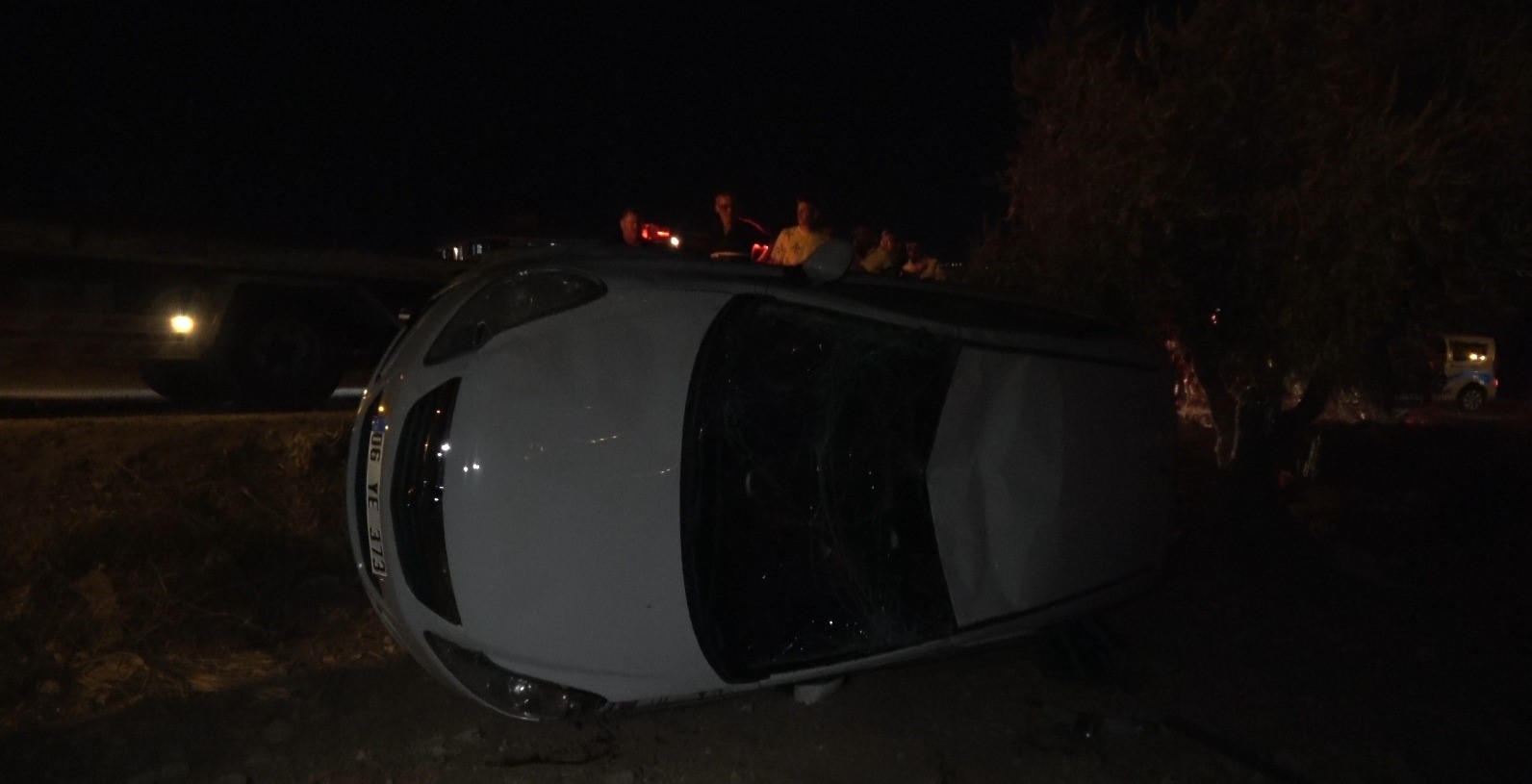 Kilis’te feci kaza! Otomobil zeytin tarlasına girdi