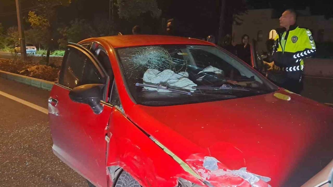 Kilis’te iki otomobil çarpıştı! 4 yaralı