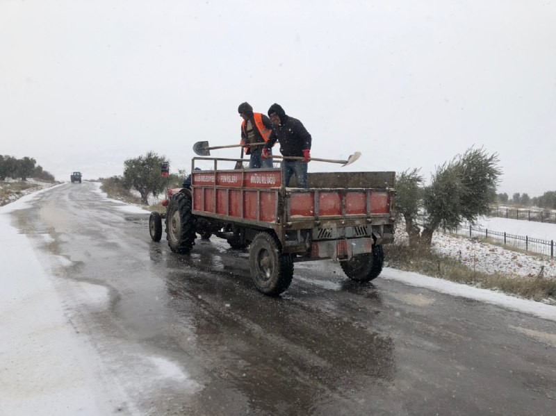 Kilis’te kar ve buzla etkin mücadele 