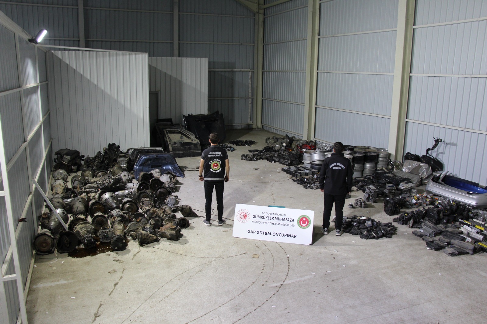 Kilis’te otomobil kaçakçılarına operasyon!