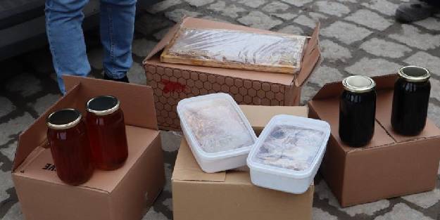  Kilolarca etiketsiz bal ve pekmez satarken yakalandı