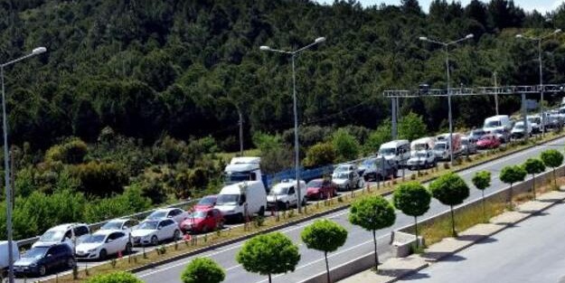 Kilometrelerce kuyruk oluştu! Belediye başkanı çağrı yaptı