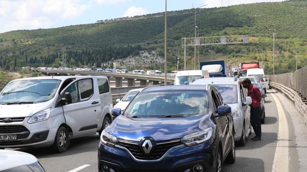 Kilometrelerce kuyruk var! İstanbul’u bugün sıkıntıya sokacak ilk haber maalesef geldi