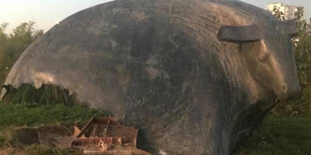 Kim demiş CHP'li belediyeler çalışmıyor(!) İzmir Belediyesi yenilemeye gitti