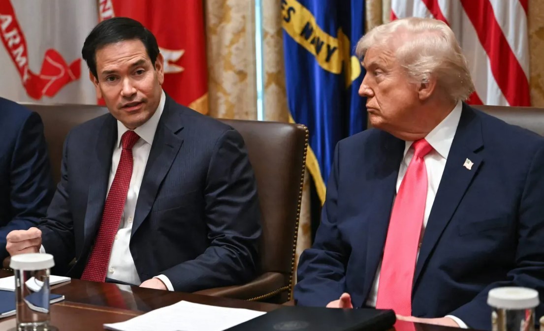 Kim doğru söylüyor? Trump ve Rubio dansöz gibi kıvırdı