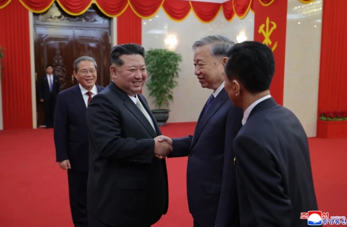 Kim Jong Un: “Zengin ve sosyalist bir cennet olacağız!”