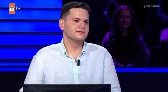Kim Milyoner Olmak İster'de 1 milyonluk soru açıldı! Yarışmacının aldığı karar izleyenleri şaşkına çevirdi