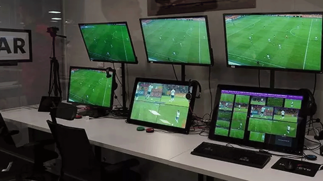 Kim olacağı merak ediliyordu: Derbinin VAR hakemi belli oldu!