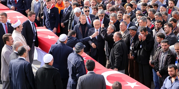 Kimliği belirlenen madenciler toprağa verildi