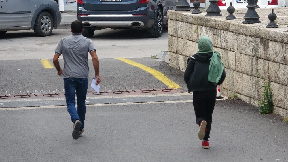 Kimliğini unutan öğrenciler nüfus müdürlüğüne koştu 
