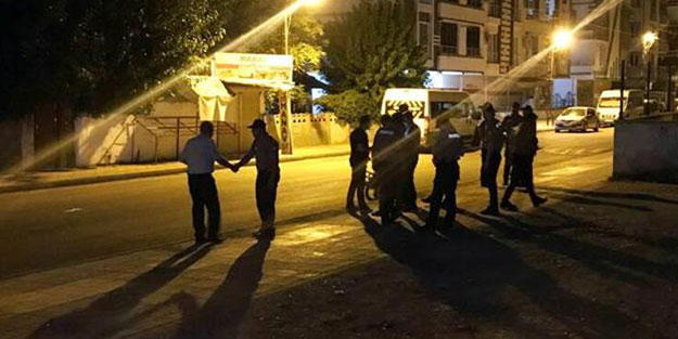 Kimlik soran bekçiler dehşeti yaşadı!