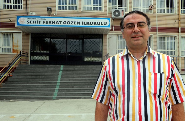 Kimse inanmak istemiyor! Enis Öğretmen 44 dili sular seller gibi konuşuyor