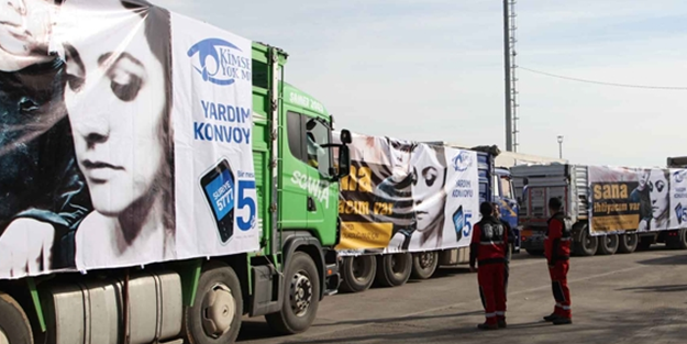 Paralel'in derneğinden tuhaf afiş!