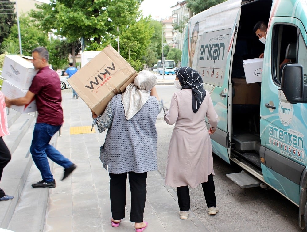 Kimsesiz çocuklara anlamlı yardım 