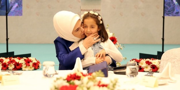 'Kimsesiz çocukları sevgiyle büyütüyoruz'