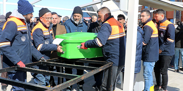 Kimsesiz depremzede Sivas’ta son yolculuğuna uğurlandı