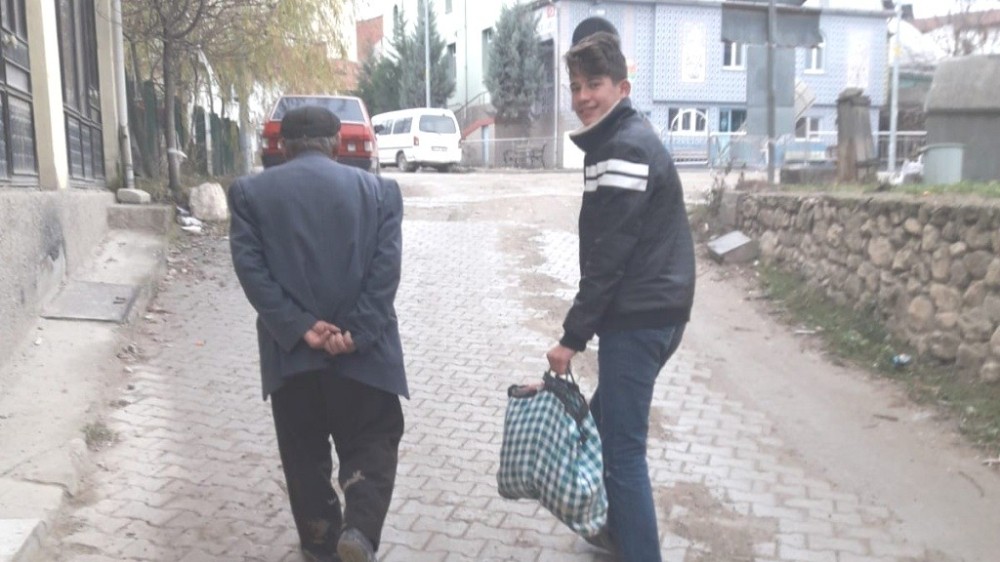 Kimya alanı öğrencileri: “Pazar eşyalarını biz taşırız