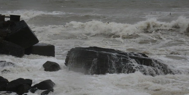 Kimyasal madde taşıyan tanker alabora oldu!