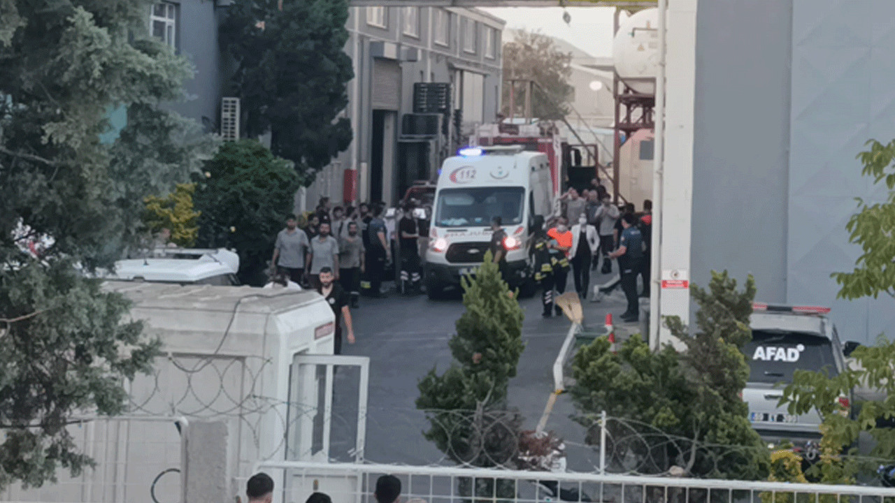 Kimyasal sıvı kazanına düşen iki işçiden biri öldü, diğeri yaralı kurtarıldı
