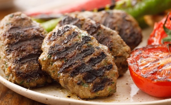 Kimyonlu köfte nasıl yapılır? Anne köftesi tarifi