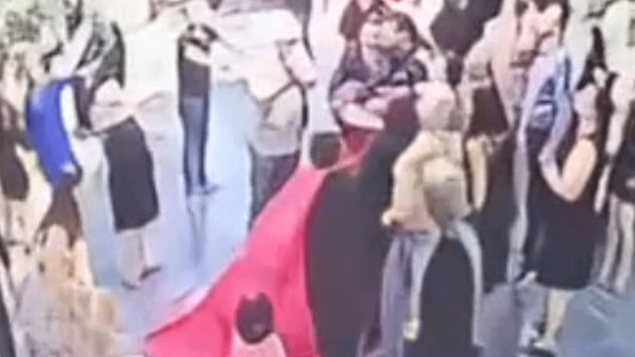 Kına gecesi kabusa dönüştü! Gelinin üzerine düştü!