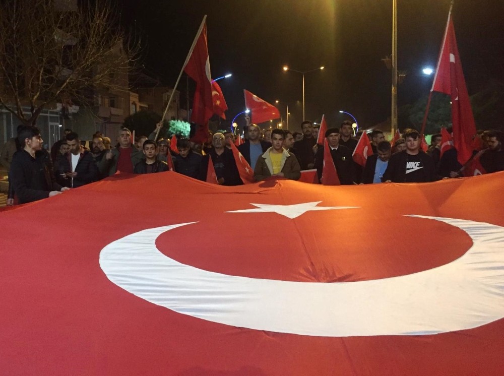 Kınıklılar şehitler için yürüdü 