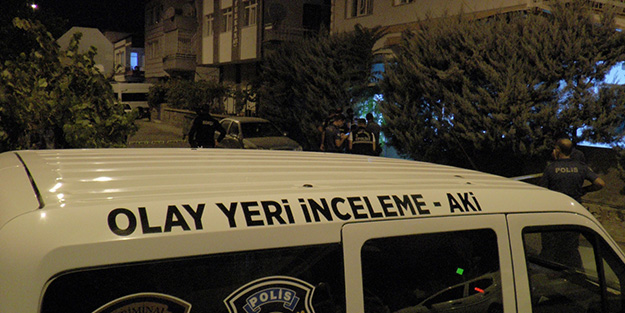 Kıraathanenin önünde silahlı saldırıya uğradı