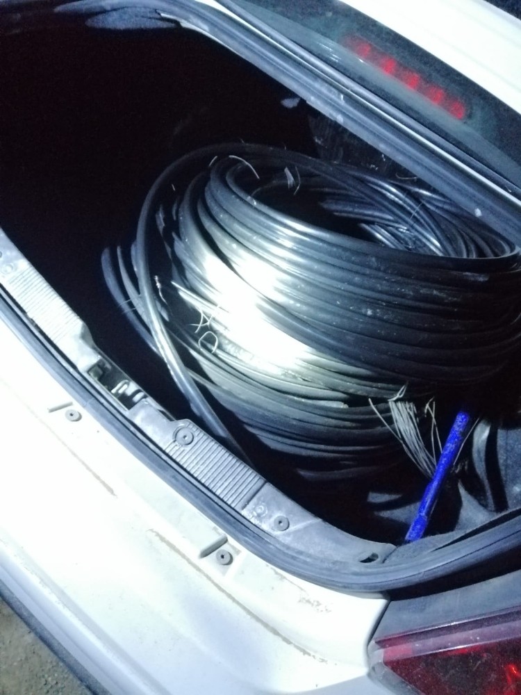 Kiraladığı otomobille kablo çalan kişi yakalandı 