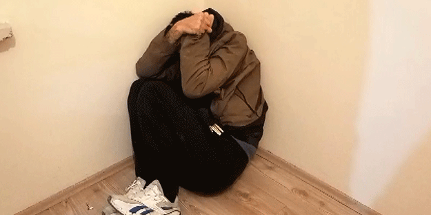 Kiralık dairesine müşteriyle gitti, uzun süredir kaçak kalan şahısla karşılaştı