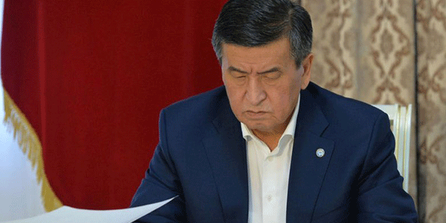 Kırgızistan Cumhurbaşkanı istifa etti