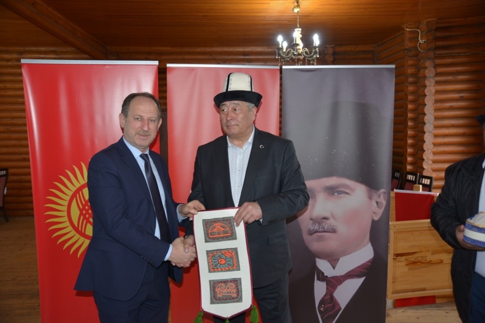Kırgızistan heyeti Hendek’te temaslarda bulundu 