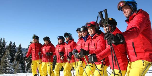 Kırgızistan'da kayak sezonu açıldı