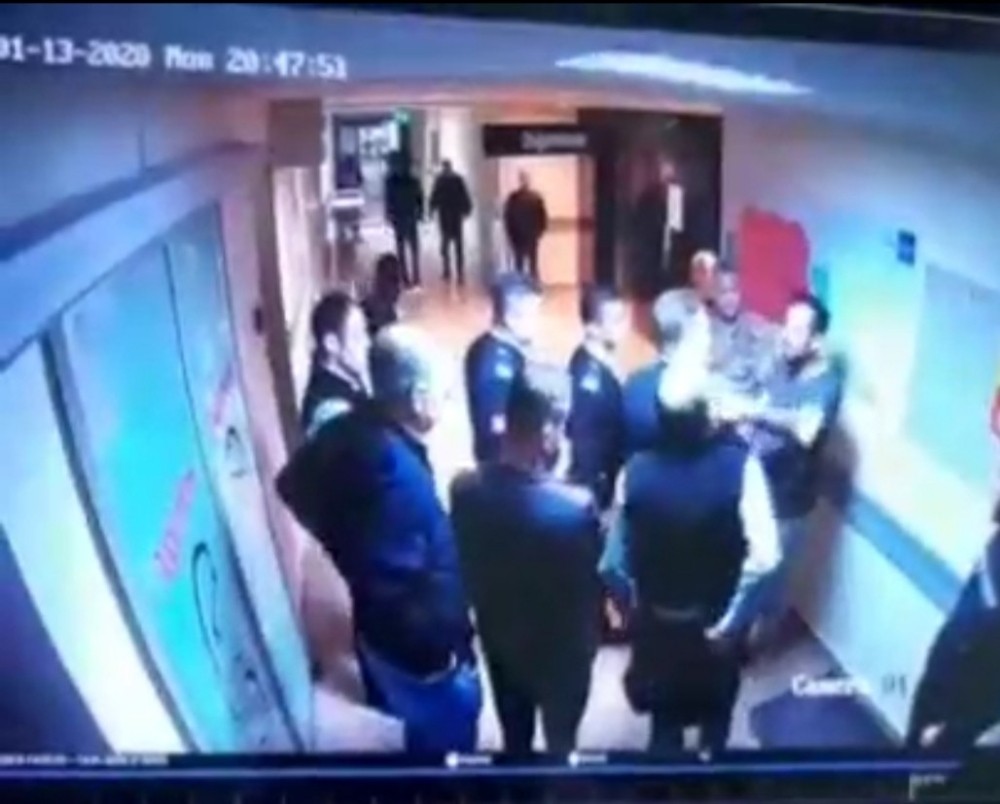 Kırık burunla ameliyat yapan doktora saldırı kamerada 