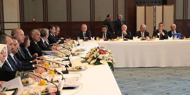 Kırık sandalye olayında Abdullah Gül detayı!