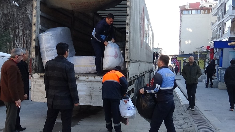 Kırıkhan’dan depremzedelere yardım 