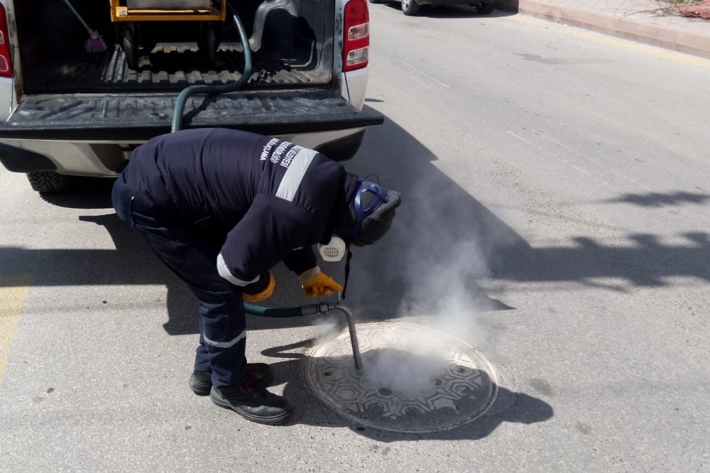 Kırıkkale Belediyesi ilaçlama çalışmalarına başladı 