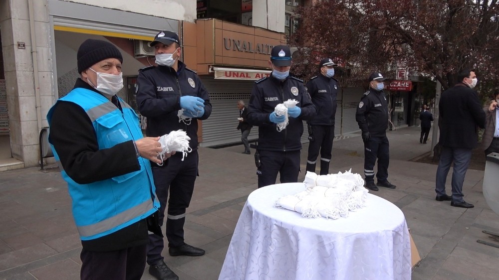 Kırıkkale’de 50 bin adet ücretsiz maske 