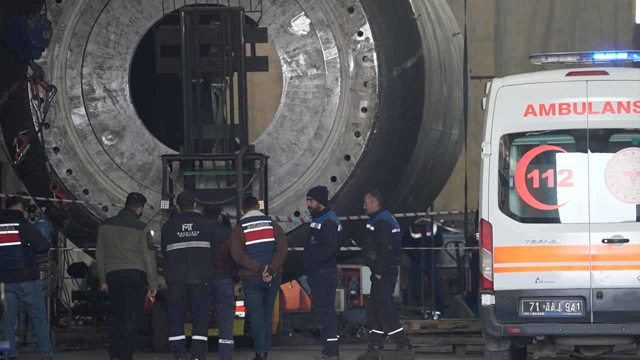 Kırıkkale’de feci iş kazası! 3 tonluk sacın altında kaldı