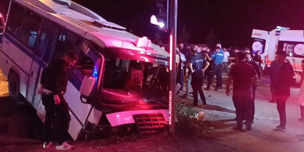 Kırıkkale'de feci kaza: 22 yaralı