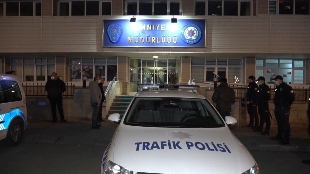 Kırıkkale’de gece yarısı ’kumar’ operasyonu: 12 kişiye 37 bin 800 lira ceza 