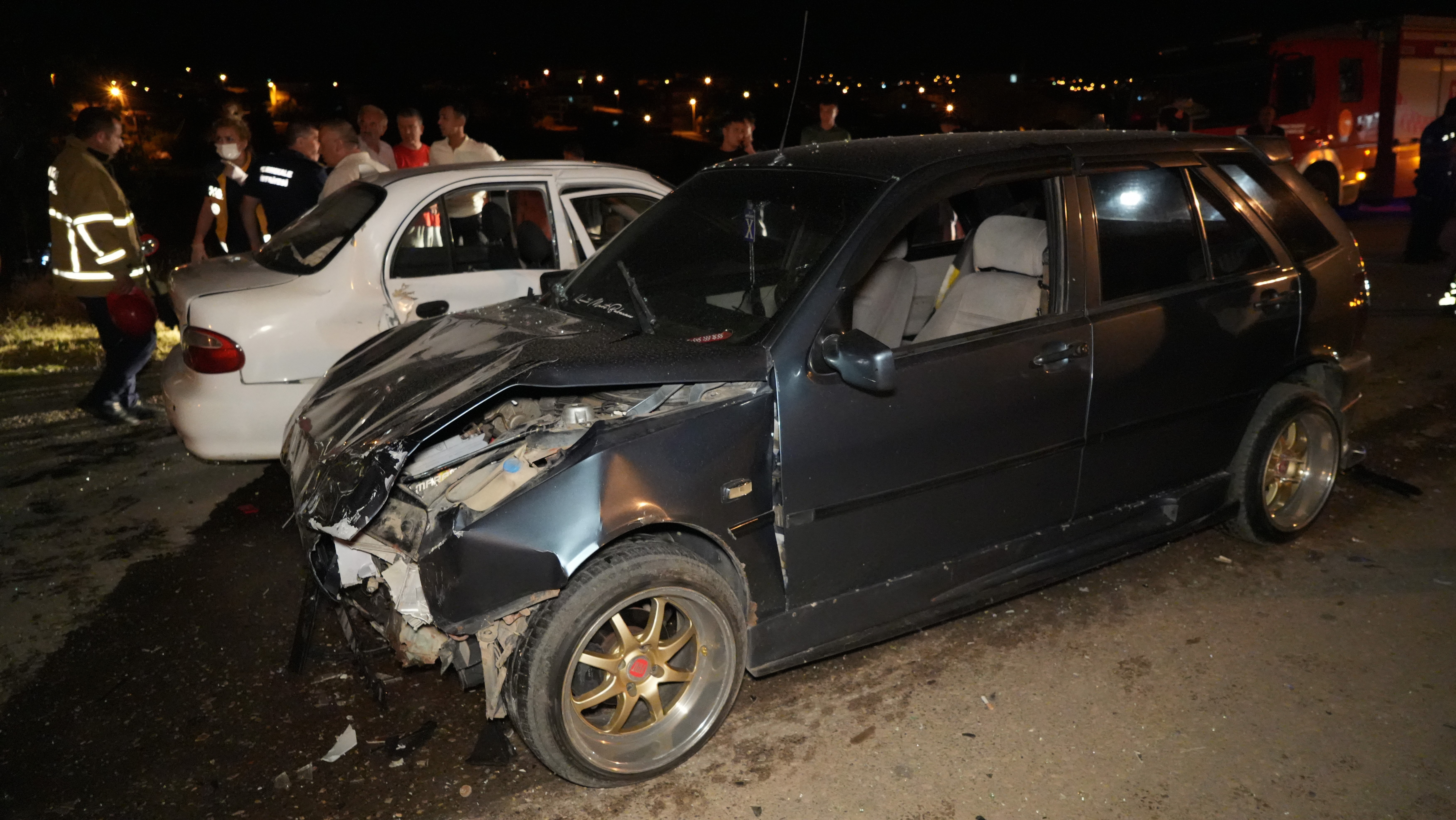 Kırıkkale'de iki otomobil çarpıştı