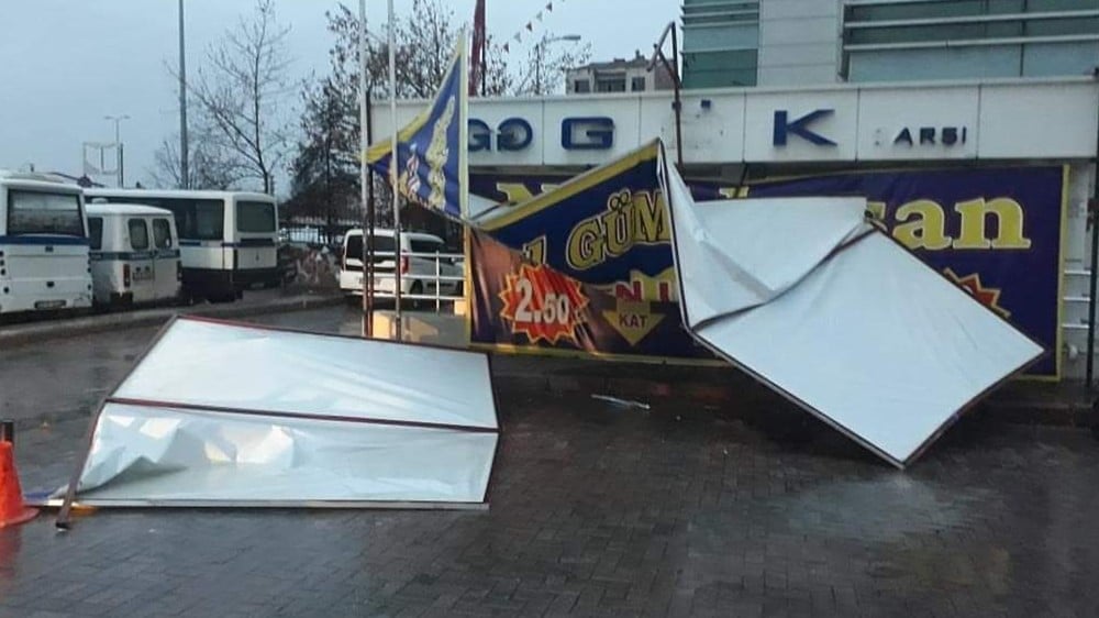Kırıkkale’de kuvvetli rüzgar etkili oldu 
