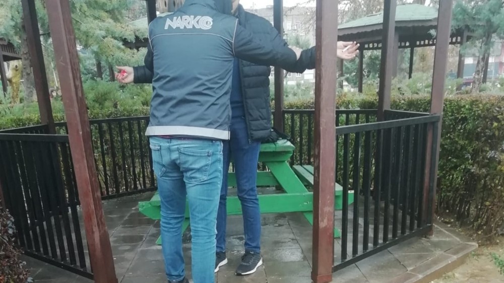 Kırıkkale’de narkotik polisinden ’sokak denetimi’ 