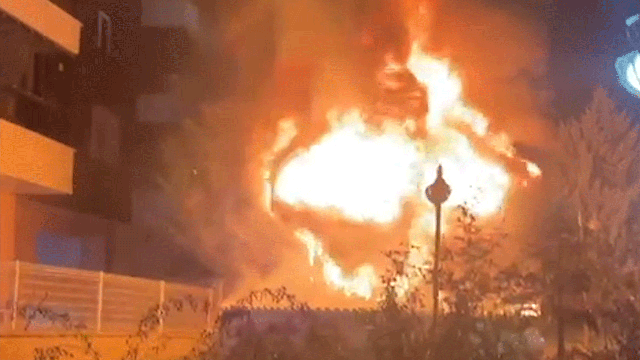 Kırıkkale'de parkta şüpheli yangın! Bank alevlere teslim oldu