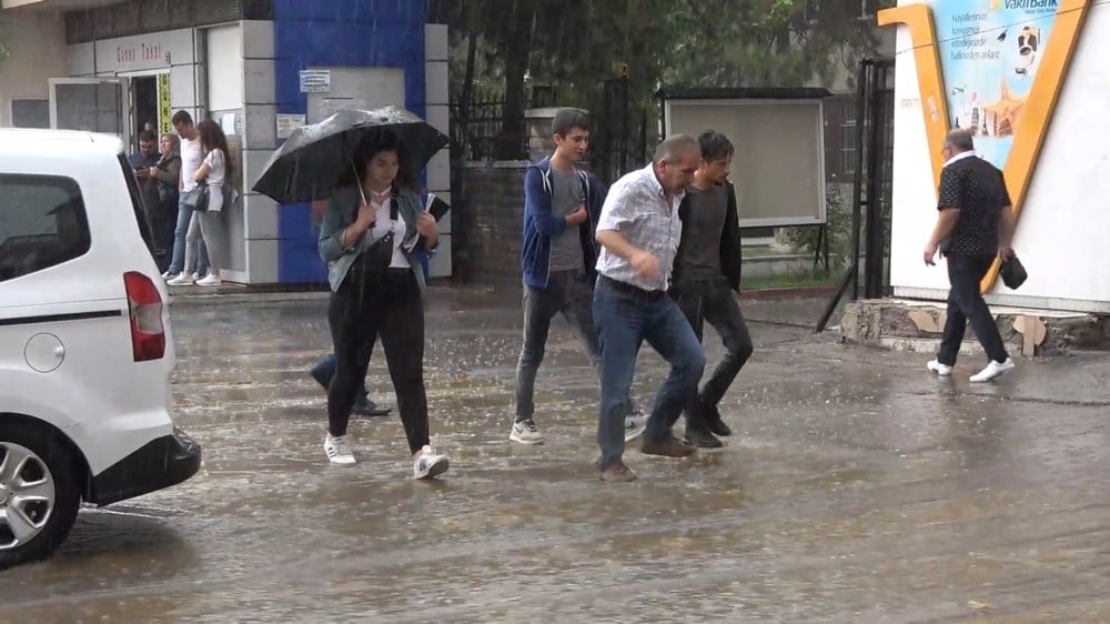 Kırıkkale’de sağanak yağış 