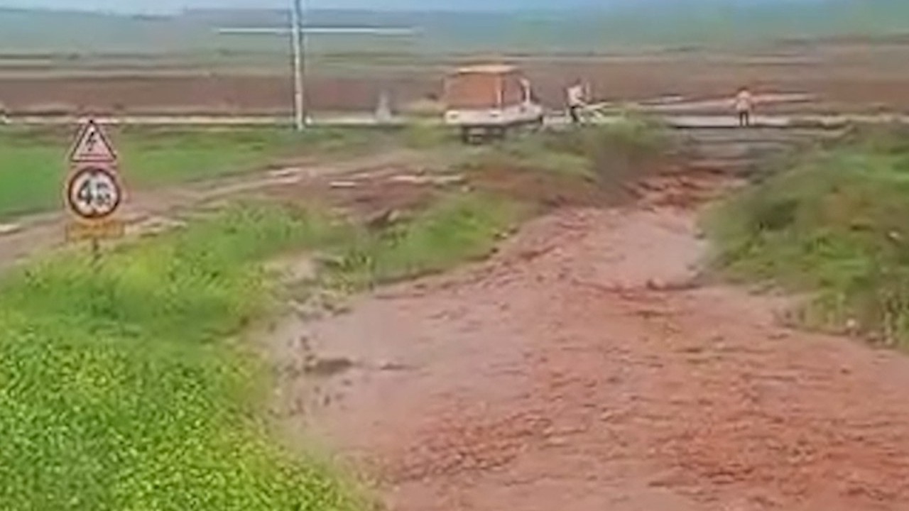 Kırıkkale’de sağanak yağış dere taşkınlarına neden oldu