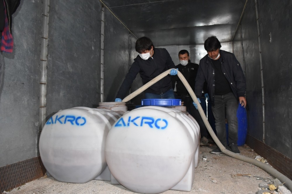 Kırıkkale’de sahte içki operasyonu: 3 ton sahte şarap ele geçirildi 