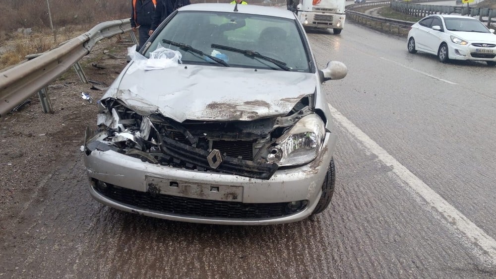 Kırıkkale’de trafik kazaları: 1’i çocuk 4 yaralı 